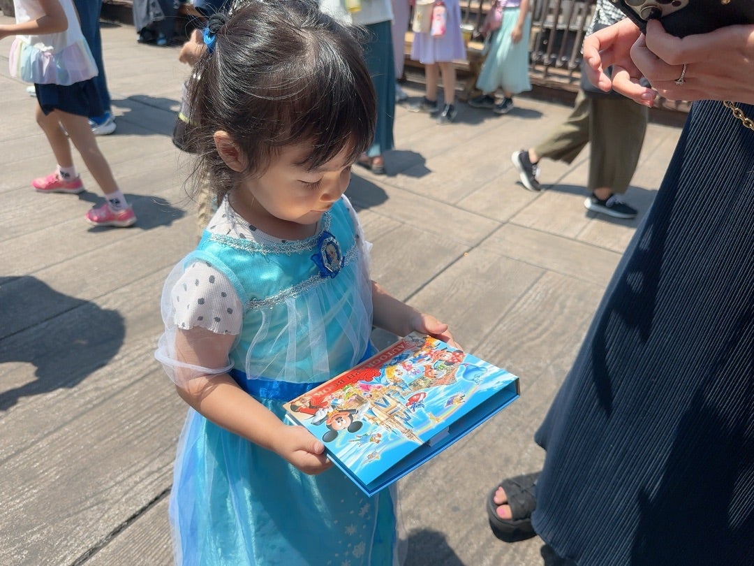 【写真・画像】 川崎希、TDSで娘が“めちゃくちゃ”喜んでいたことを明かす「本当楽しいからぜひ小さい子いる方にもおすすめ」 　1枚目