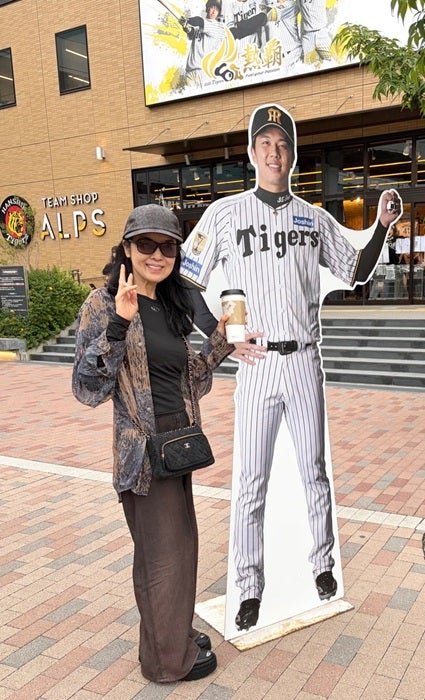 藤あや子、甲子園球場で初の野球観戦に大興奮「なんて美しい景色なの