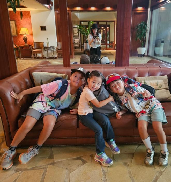  小原正子、子ども達がハワイで迎えた最後の登校日「最後の日はBBQパーティー」 
