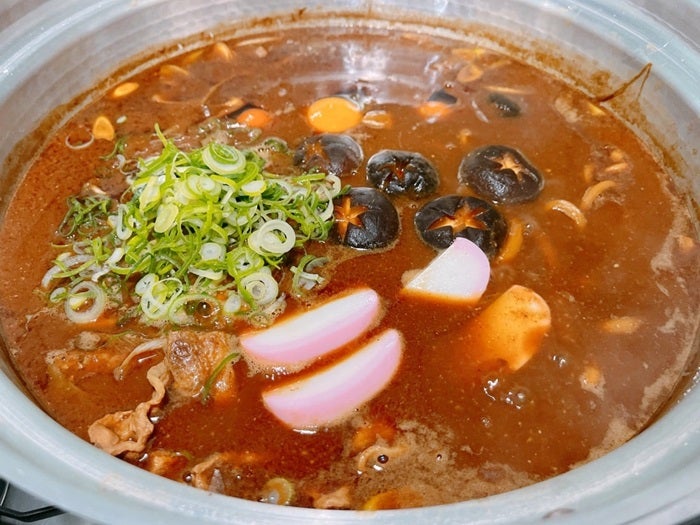 【写真・画像】 渡辺美奈代「すごい量を6人でペロリと完食」大鍋で作った料理を公開「ごはん3合と恵方巻きも！」 　1枚目