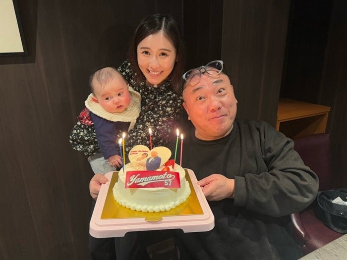 【写真・画像】 山本圭壱、57歳の誕生日を妻・西野未姫と娘と一緒にお祝い「おめでとうございます」「素敵な誕生日」の声 　1枚目