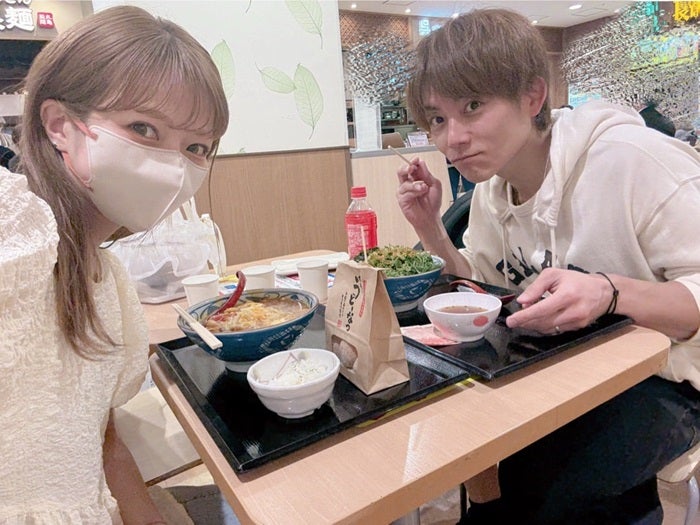 【写真・画像】 辻希美、足のむくみが酷くマタニティマッサージを受けたことを報告「夜になると立ってるのも辛くて」 　1枚目