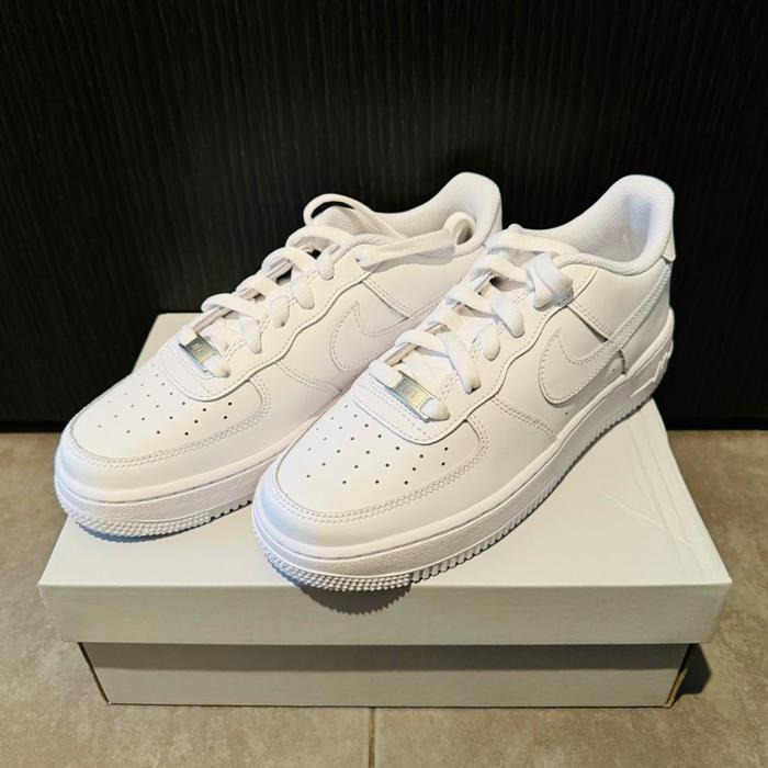 【写真・画像】 だいたひかる、10足ほどリピートしている靴を紹介「何にでもあうのと、足が痛くならない」 　1枚目