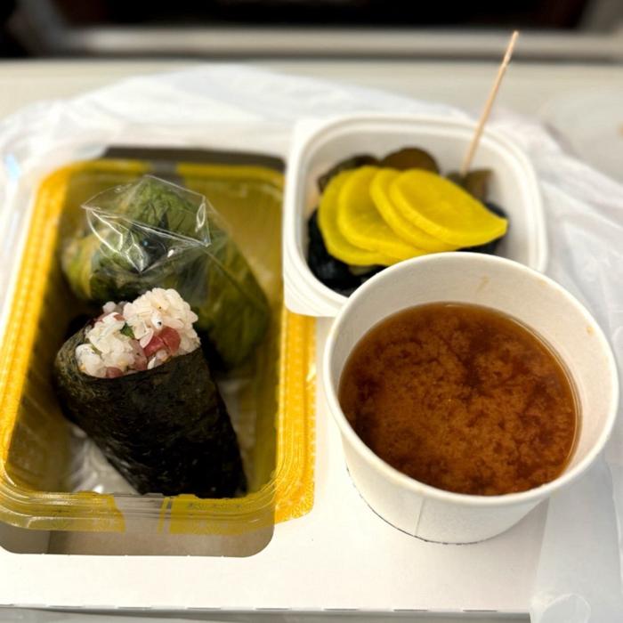 【写真・画像】 北斗晶、新幹線で堪能した食事を公開「生放送終わりで飛び出し」 　1枚目