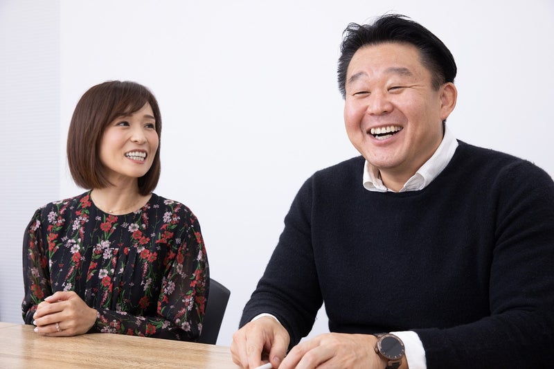 【写真】満面の笑みの花田虎上さんと倉実さん