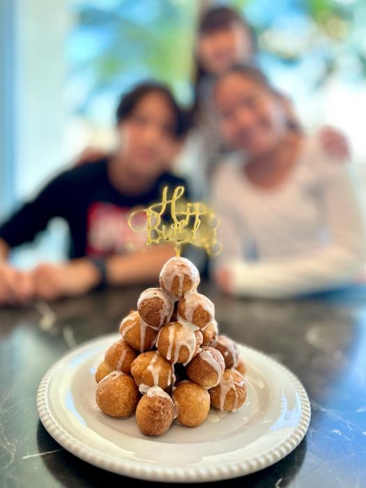 【写真・画像】 つんく♂、双子の長男＆長女の誕生日に妻と次女が作った“バースデーケーキ”を公開「めっちゃ食べてました」 　1枚目