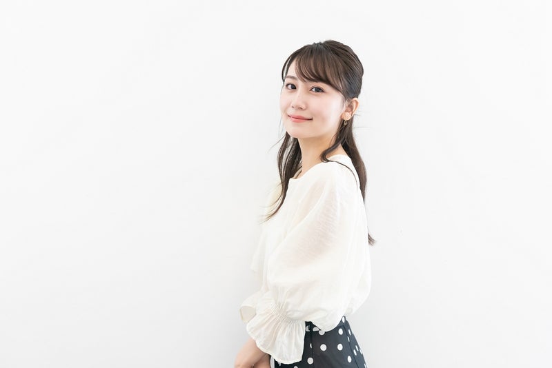 【写真】笑顔の小嶋真子さん