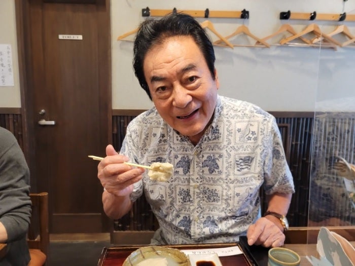 高橋英樹、いつも並んでいる店に並んで堪能した美味な品「食べてみたい」「美味しそう」の声 