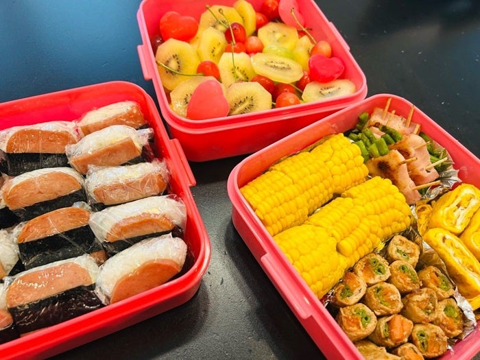 【写真・画像】 ココリコ・遠藤の妻、子ども達の運動会の日に作った弁当を公開「毎年同じメニュー」 　1枚目