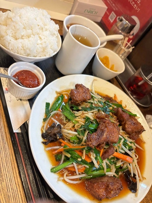 【写真・画像】 「大人気店」開店前から行列の店で堪能した料理「フォークが止まらない」 　1枚目