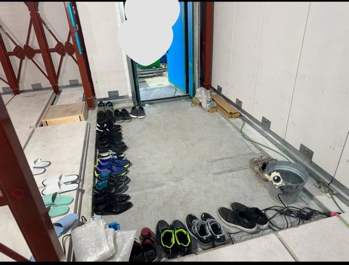 【写真・画像】 パンサー尾形の妻「楽しみすぎる」建築中の新居の一部を公開「これがこれからどうなるのか」 　1枚目