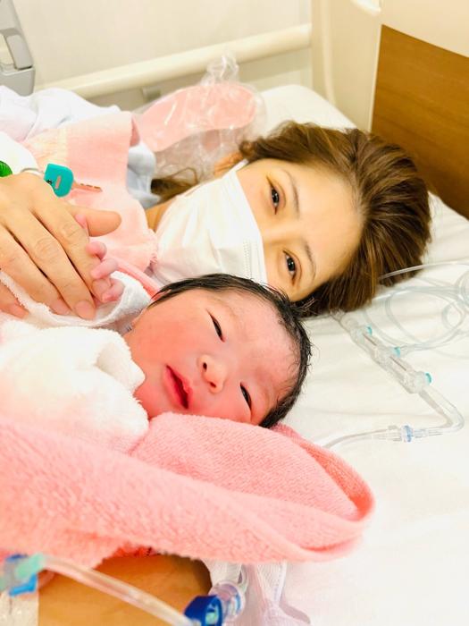 【写真・画像】 内山信二の妻、第2子の出産後も体に出ている症状「そんなトラブルはありますが…」 　1枚目
