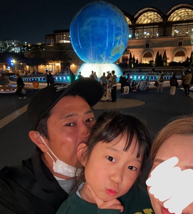 【写真・画像】 パンサー尾形の妻、TDSで娘がどうしても乗りたいと言っていたアトラクション「うそだろ？ってくらい怖かった」 　1枚目