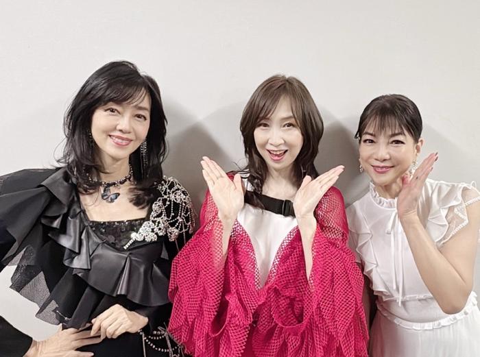 【写真・画像】 森口博子「80年代アイドル」早見優＆堀ちえみとの3ショット「泣けちゃいました」 　1枚目