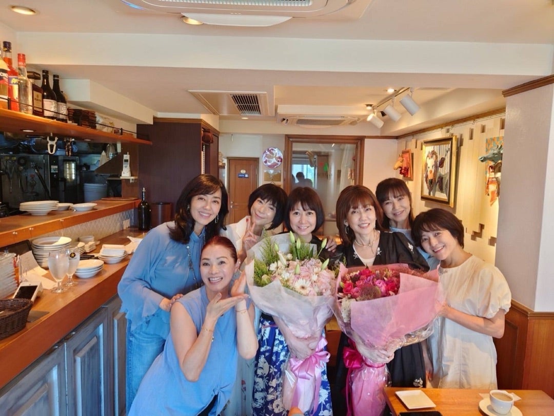 【写真・画像】 堀ちえみ、“同期会”で撮影した集合ショットを公開「カオちゃん、伊代ちゃん、素敵な一年を」 　1枚目