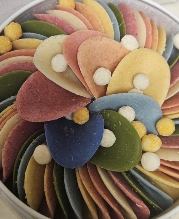 【写真・画像】 山田美保子氏、お中元で貰った品を公開「缶も箱も涼やかです」 　1枚目