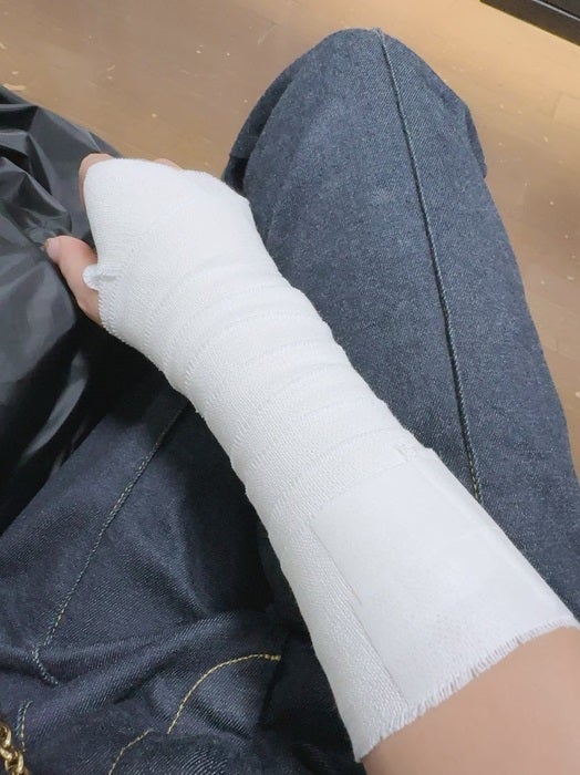 【写真・画像】 川崎希、すごい痛みと痺れで病院を受診した結果「やりたいことが出来ないのがつらい」 　1枚目