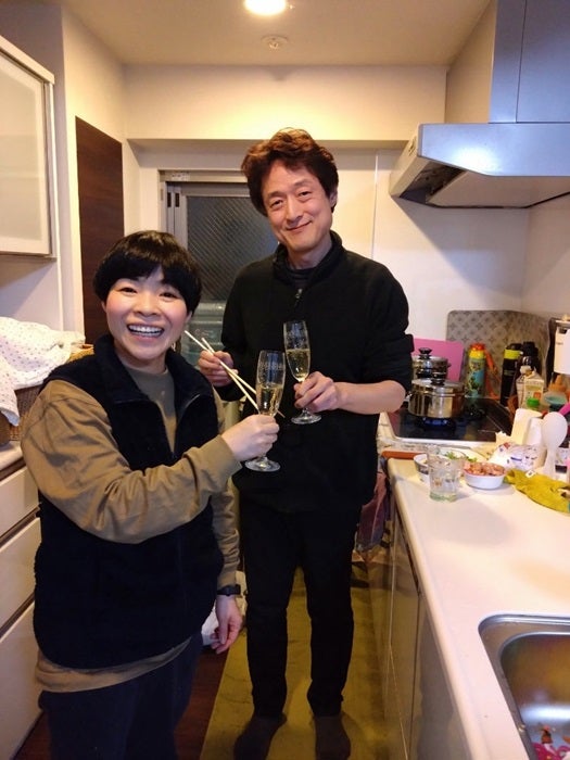 【写真・画像】 山田花子、誕生日に夕食を作ってくれた夫との2ショットを公開「かっこいい」「素敵な旦那様」の声 　1枚目