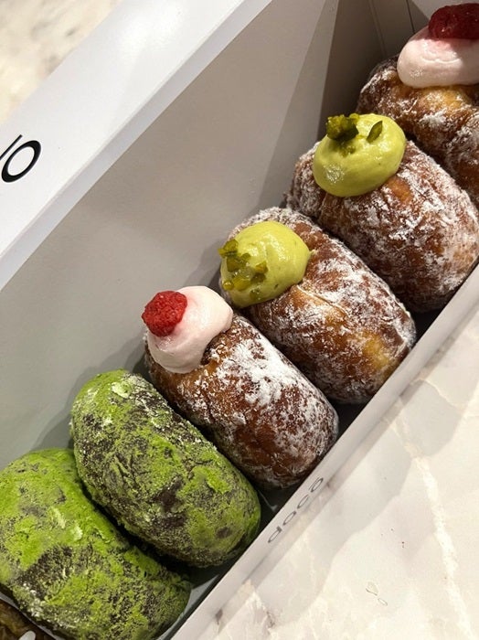 【写真・画像】 藤あや子、差し入れで貰った『I’m donut？』の品「いろんな種類があるから迷っちゃう」 　1枚目