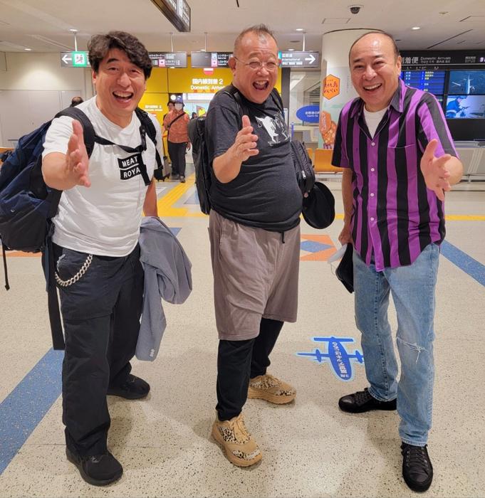 【写真・画像】 モト冬樹、長崎空港で寺門ジモンと一緒にいる時に会った人物との3ショット「ものすごいオーラ」「素敵」の声 　1枚目