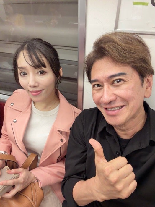 【写真・画像】 川崎麻世、妻にプレゼントしたジャケット姿を公開「気に入ってくれたかな？」 　1枚目