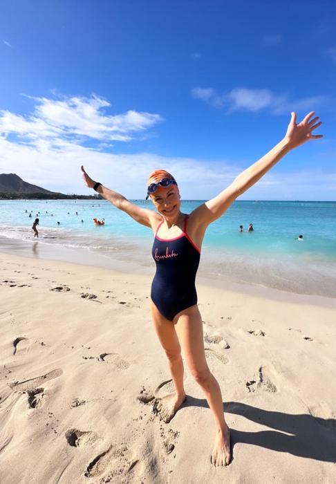 【写真・画像】 リサ・ステッグマイヤー、海をバックにした自身の水着姿を公開「泳ぐのが大好き」 　1枚目