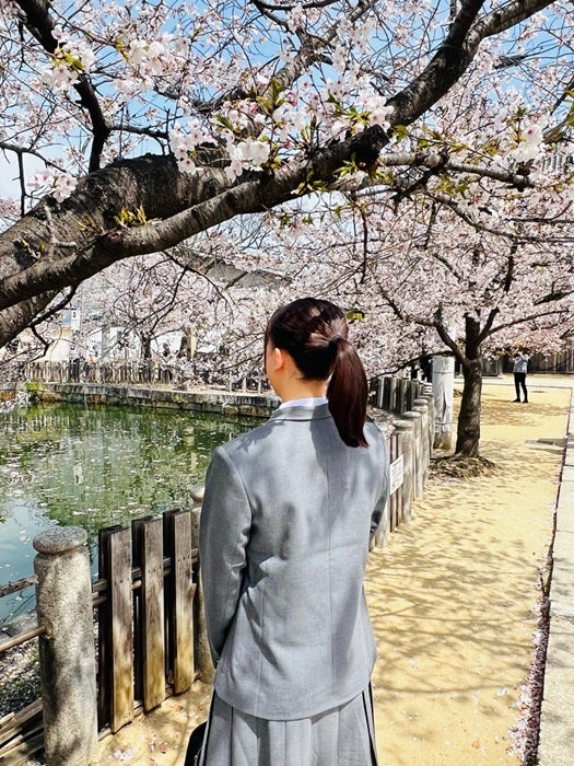 【写真・画像】 ダイアモンド☆ユカイ、長女が高校の入学式を迎えたことを報告「離れていても心は一つ」 　1枚目