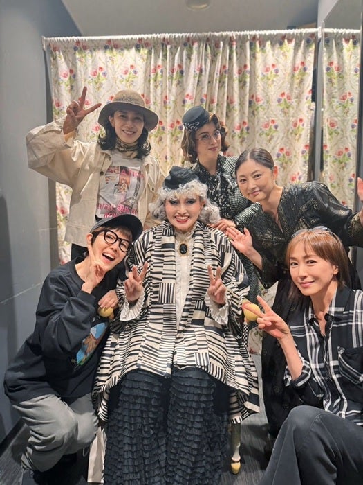 【写真・画像】 戸田恵子、黒柳徹子を舞台を観劇し“超人テツコ”と絶賛「これまでで一番お元気なのでは？」 　1枚目