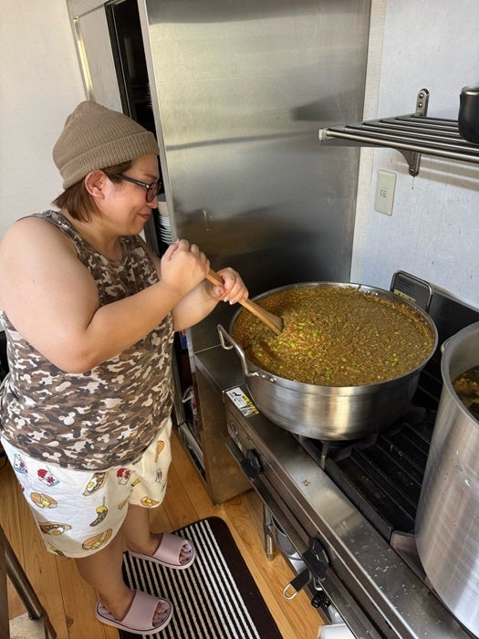 【写真・画像】 とんこっちゃん・ふじ子、完成した120人前の料理「もりもり美味しくいただきました」 　1枚目