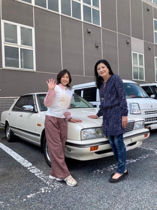 堀ちえみ、伊藤かずえの愛車『シーマ』に乗車「乗り心地最高でした」 