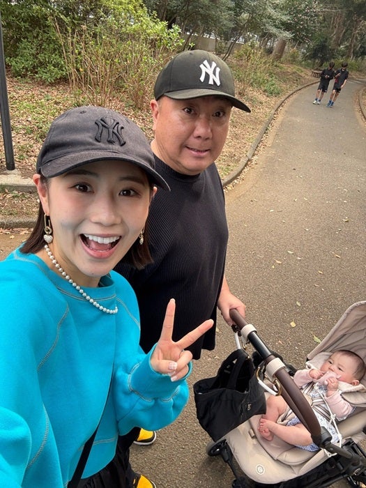 【写真・画像】 山本圭壱、公園で撮影した家族ショットを公開「全員可愛い」「素敵な写真」の声 　1枚目