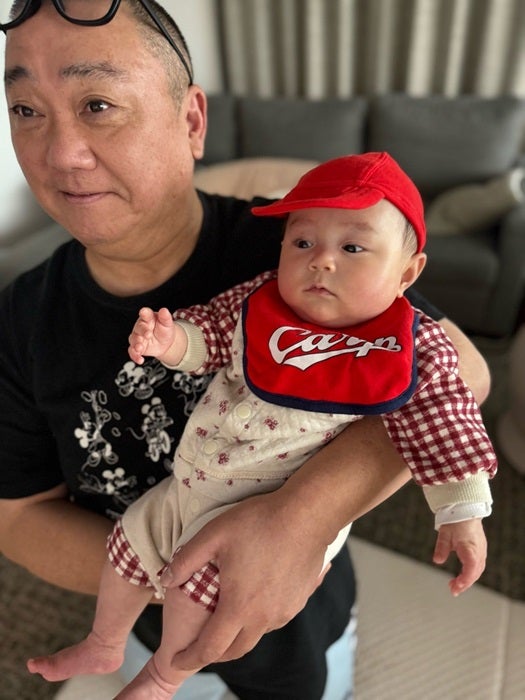 【写真・画像】 山本圭壱、娘との2ショットを公開「だいぶ大きくなりましたね」 　1枚目