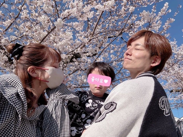 【写真・画像】 辻希美、夫・杉浦太陽と三男と一緒に外出「新学期の準備の買い物して」 　1枚目