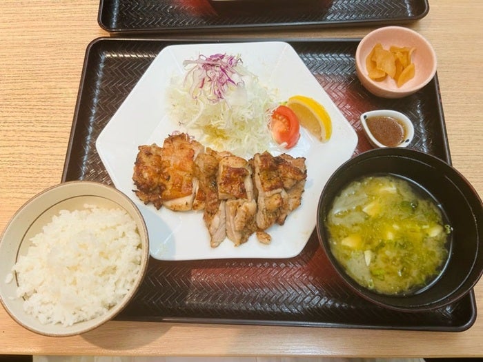 【写真・画像】 森口博子、大戸屋で注文したお気に入りのメニュー「ジューシーで香ばしくて、美味しいのよ」 1枚目